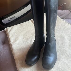 NWT Braiden Ugg black boots tall